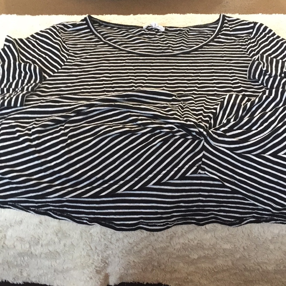 Maurice’s size 2. 3/4 sleeve shirt